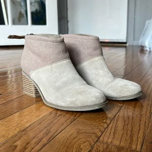 TOMS SUEDE & WOOL TAN BOOTIE 7.5